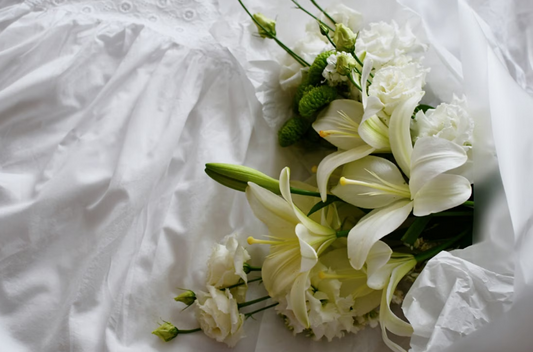 Casket flowers Melbourne white lily and lisianthus funeral tribute for a man