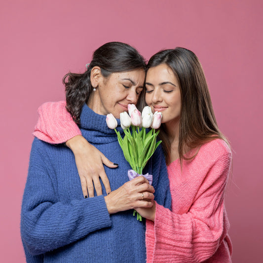 Top 10 Flowers and Gifts to Brighten Mum’s Day